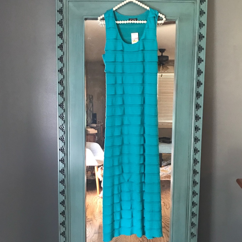 NWT Max Edition Scoop Neck Sleeveless Maxi